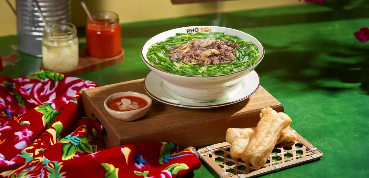 Phở tái lăn đặc sản
