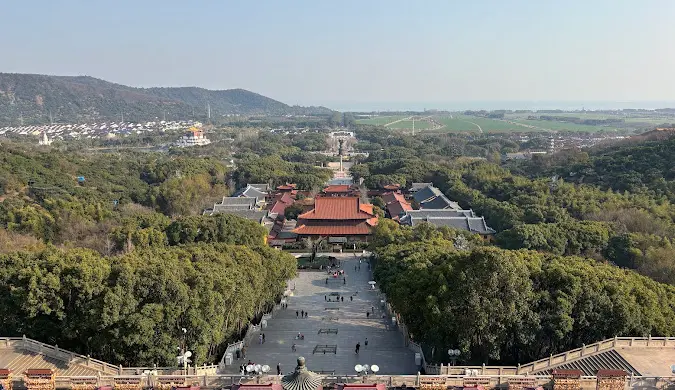 Chùa Linh Sơn - Khu vực tâm linh thiêng liêng