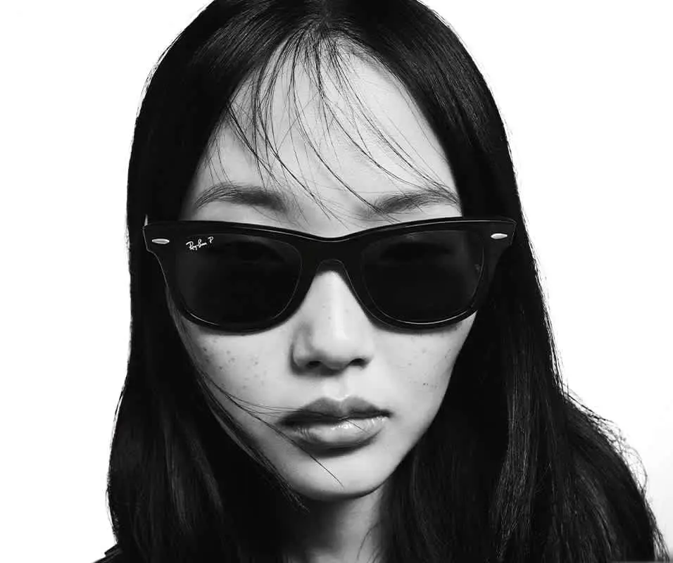 Chân dung với Ray-Ban RB2140 Wayfarer