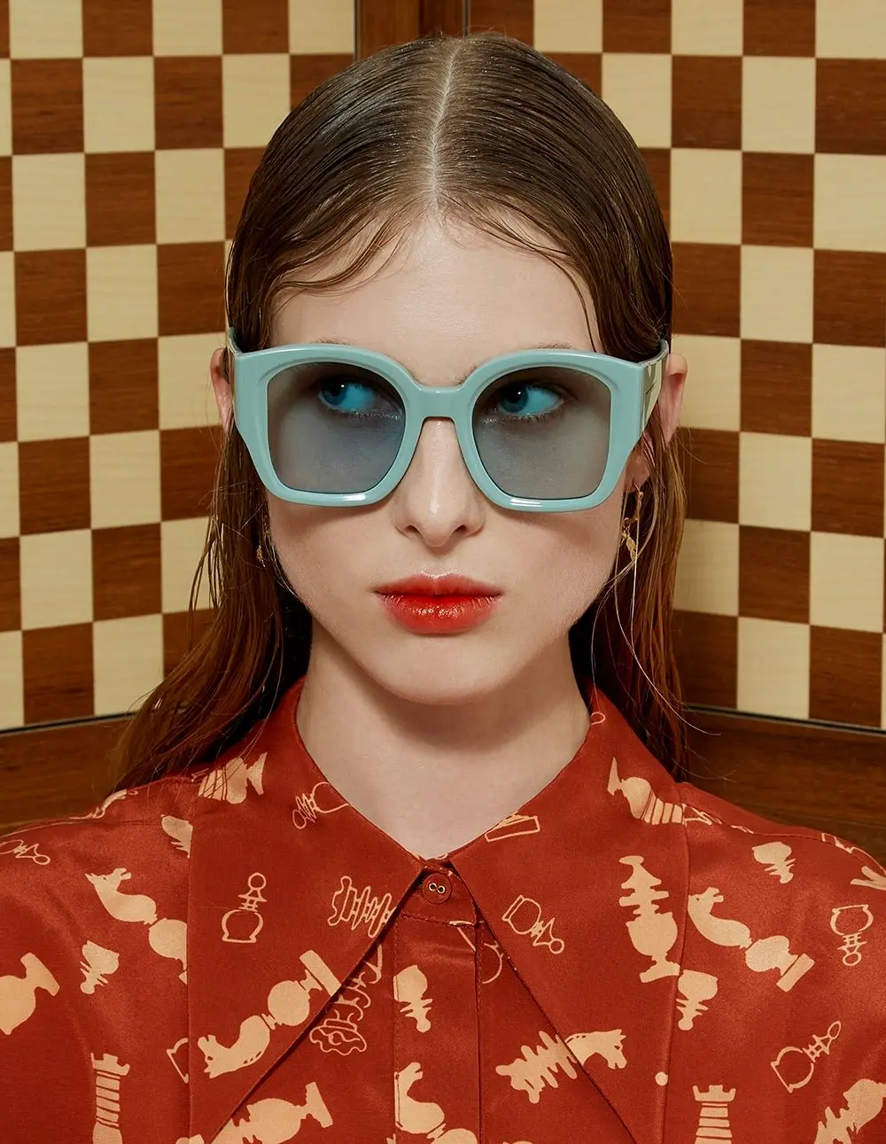 Cách chọn kính cho da sáng