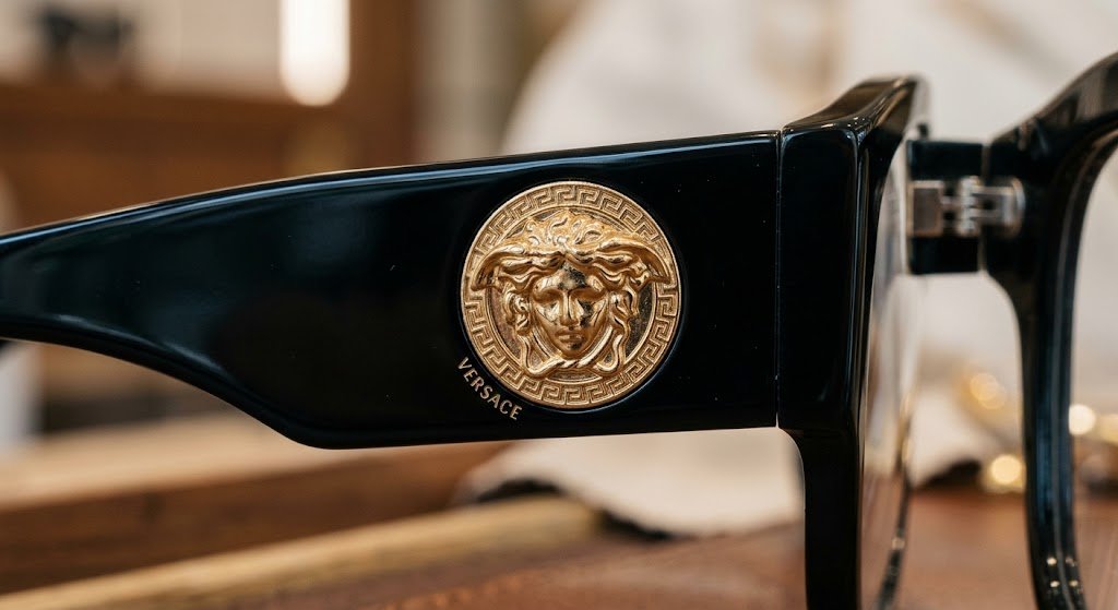 Các dòng kính Versace bán chạy nhất 2026 tại Mắt Kính Liên Sơn – Medusa, Greca, kính mát nữ