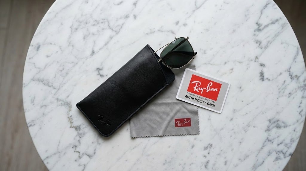 Hướng dẫn bảo quản Ray-Ban Clip-On RX5228C – lắp đặt, vệ sinh và cất giữ đúng cách